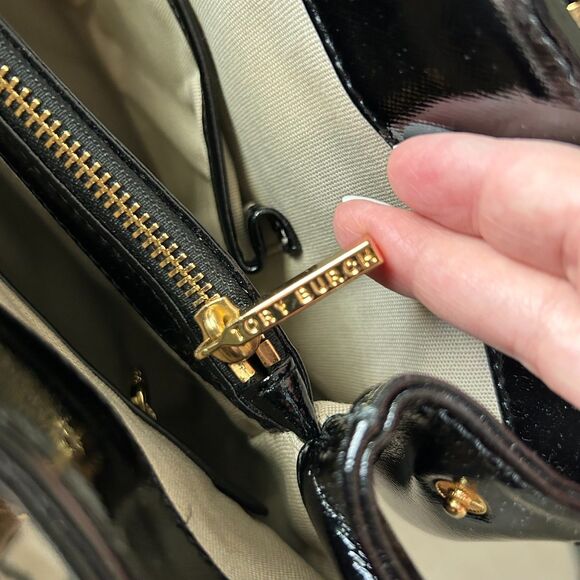 Tory Burch Black Patent Leather Robinson Tote Shoulder Bag - Picture 8 of 10